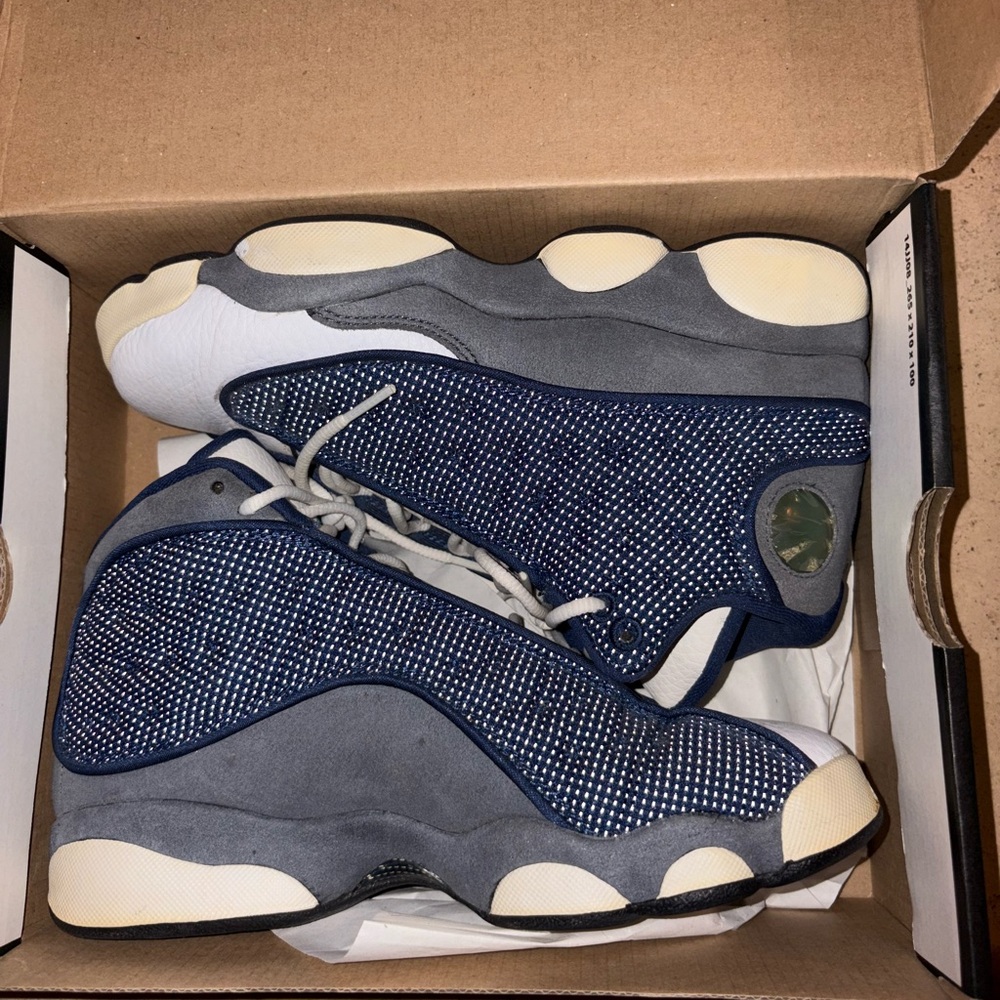 Jordan 13s University Blue Women's Size 6.5 / Boys Size 5
